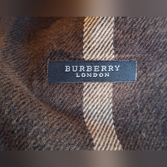 Vintage Burberry Brown & Tan Nova Plaid Cashmere Casual Prep Neutral Scarf Wrap - Picture 7 of 7